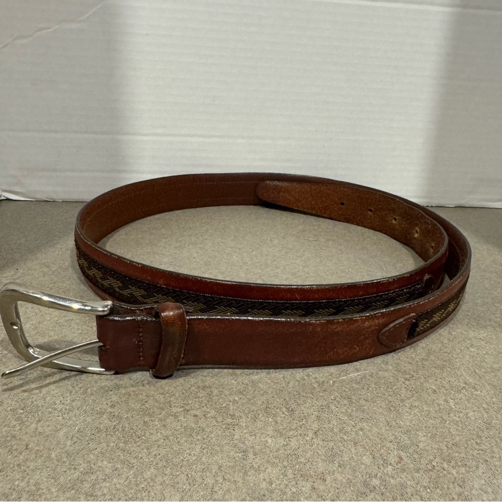 Lands’ End Vintage Men’s Woven Print Brown Leather Belt
Size 40/100 Made in USA